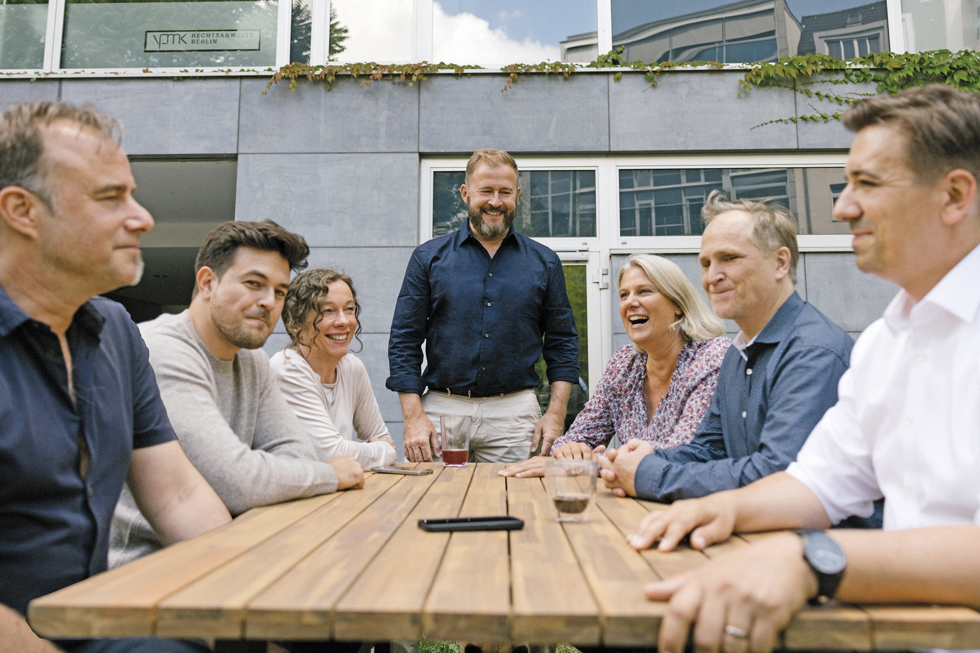 vpmk Rechtsanw&auml;lte, Rechtsanw&auml;lte Berlin, Rechtsanwaltskanzlei in Berlin und Stuttgart. Spezialisiert auf Migrationsrecht, Immobilienrecht, Blue Card, Business Immigration, Familienrecht, Mietrecht